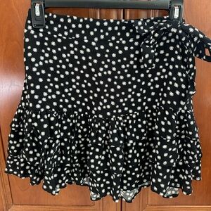 Forever 21 Black and White Floral Mini Skirt